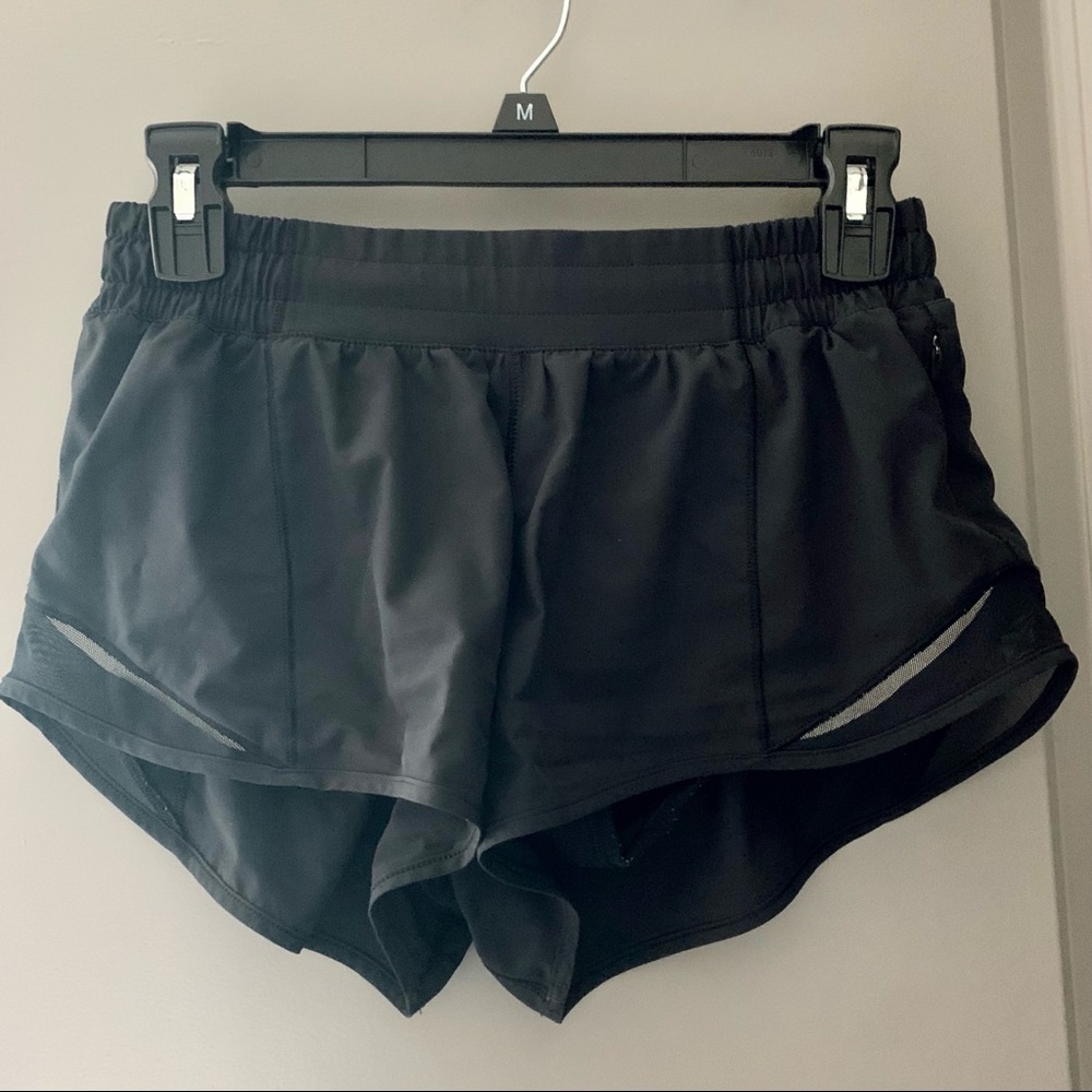 BLACK LULULEMON HOTTY HOT SHORTS
